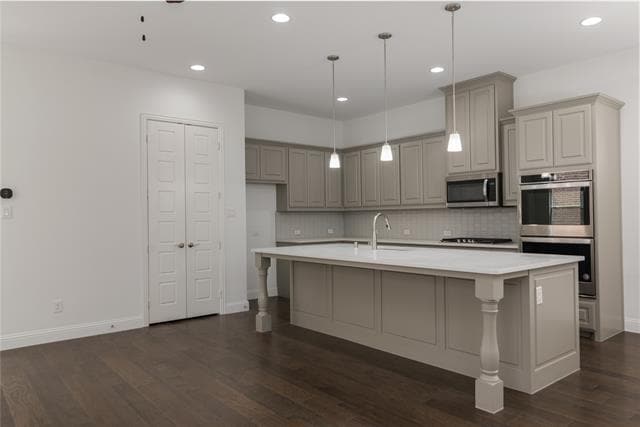 Building Photo - 7632 Regal Ln