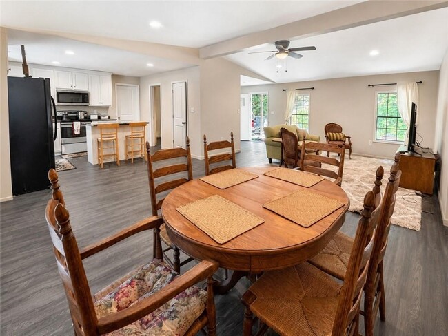 Building Photo - 6555 Akins Way