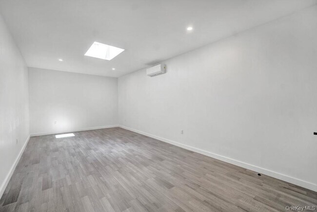 Building Photo - 1707 Pitkin Ave