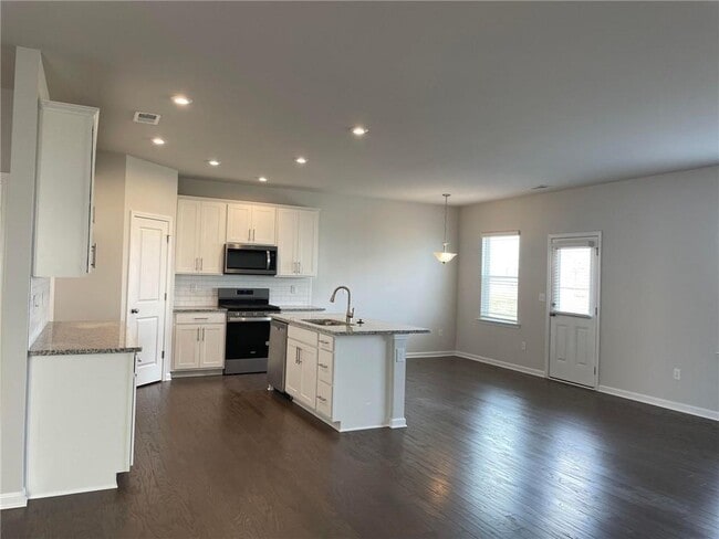 Building Photo - 632 Blue Ash Ct