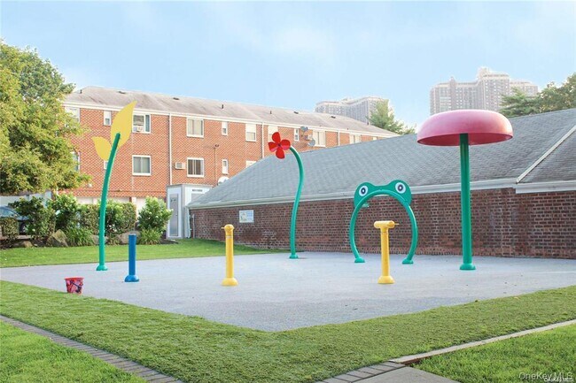 Building Photo - 245-39-24576 76th Ave