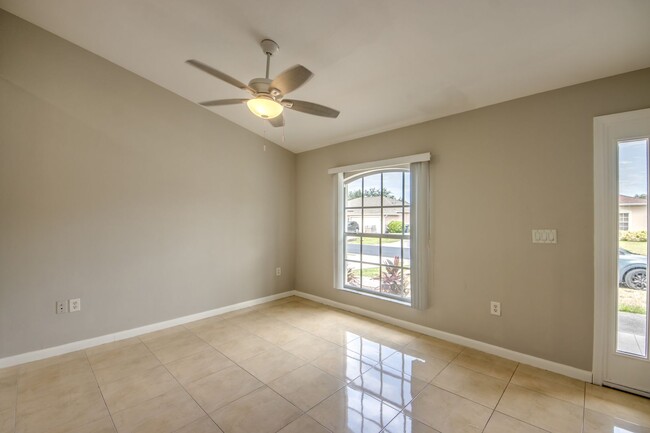 Building Photo - 2462 Nature Pointe Loop