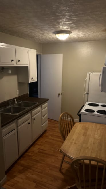 Building Photo - 632 11th Ave