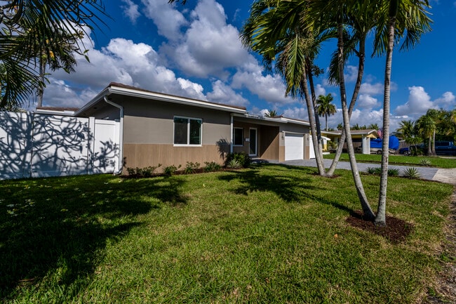 Building Photo - 2001 NE 17th Way