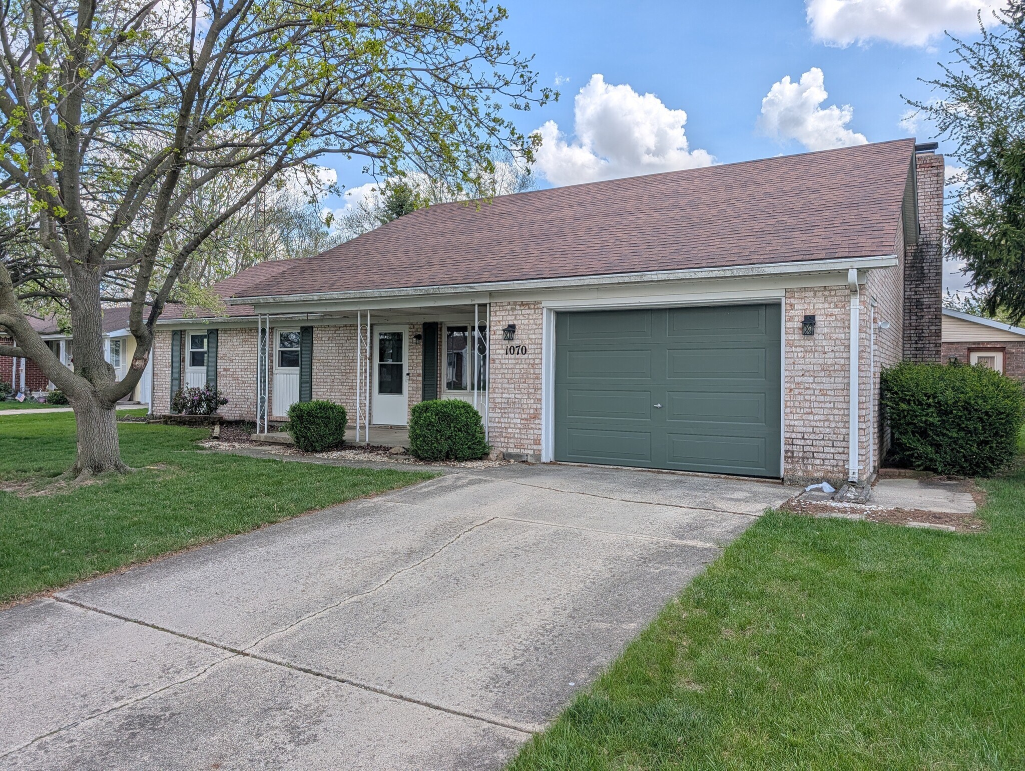 Building Photo - 1070 Westchester Ct