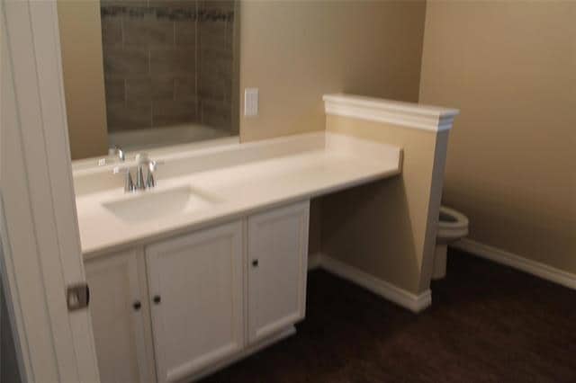 Building Photo - 4518 Hamilton Ave