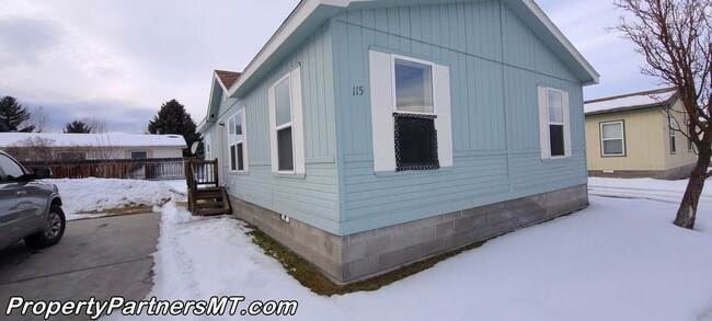 Building Photo - Very nice 3 Bed 2 Bath Modular house