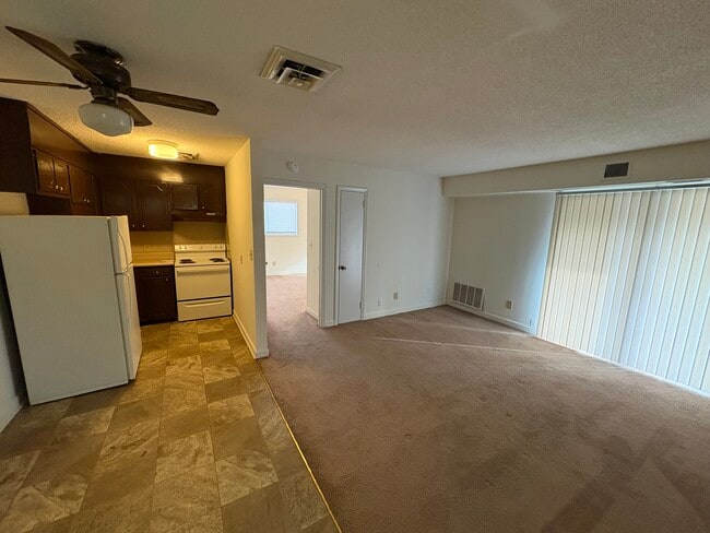 Building Photo - Brookwood Apartments 1023