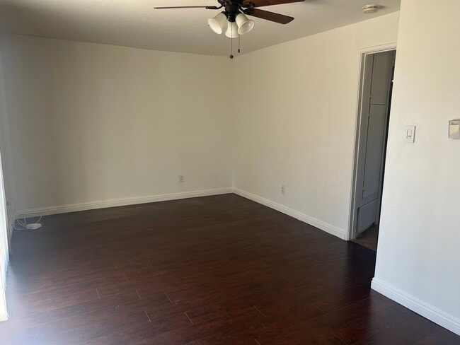 Building Photo - 2818 N Arrowhead Ave