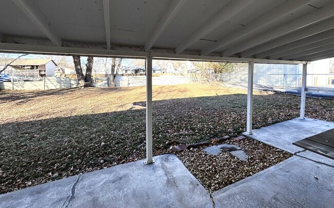 Building Photo - Charming West End Rental with Large Backyard & Garage