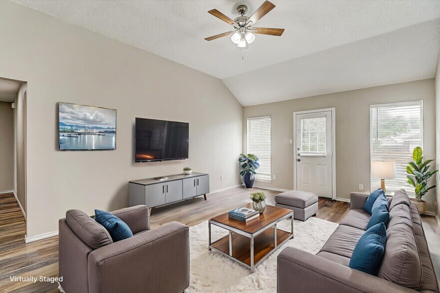 Building Photo - 1402 Stiles Ct