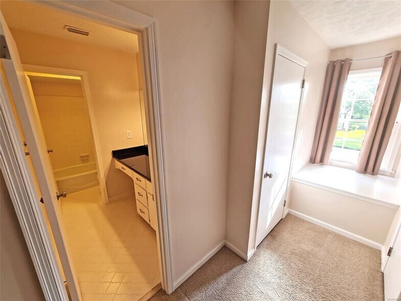Building Photo - 6474 Halcyon Dr
