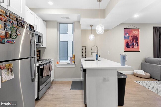 Primary Photo - 1144 Frankford Ave