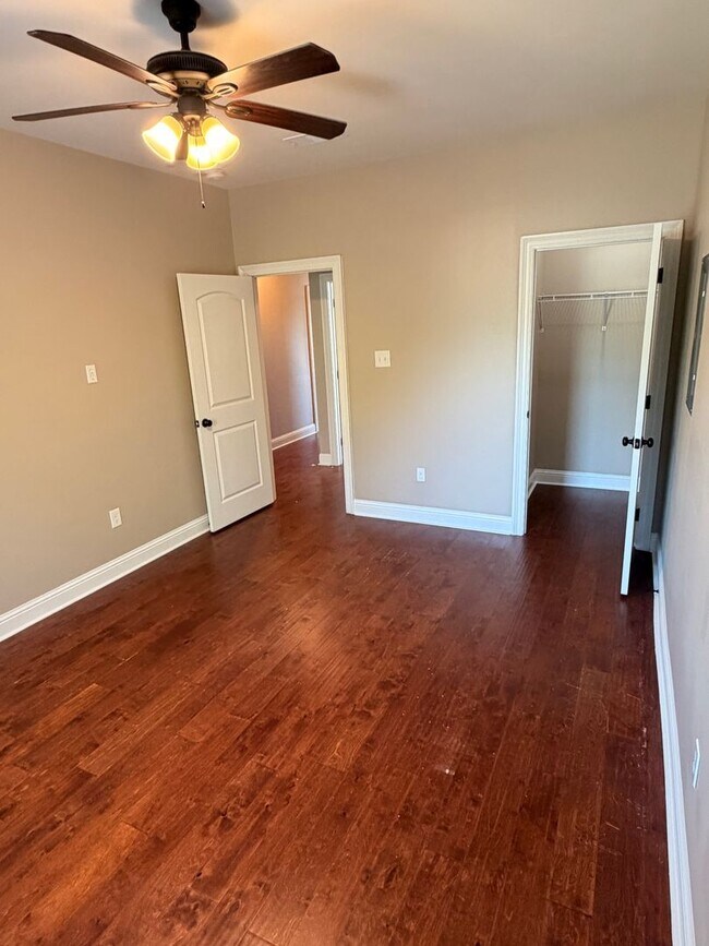 Building Photo - 5748-5748 Cameron Blvd