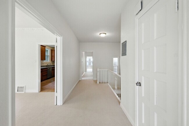 Building Photo - 1722 Quesada Ave