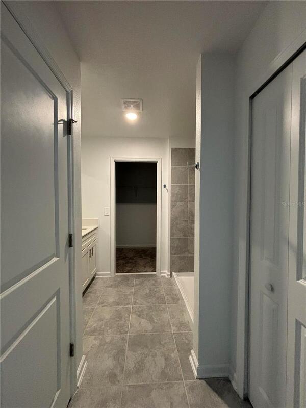 Building Photo - 1338 Deepwater Cir