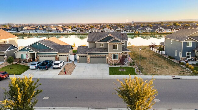 Building Photo - 580 Boxwood Dr