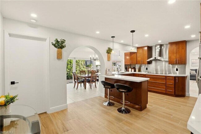 Building Photo - 339 Landmark St