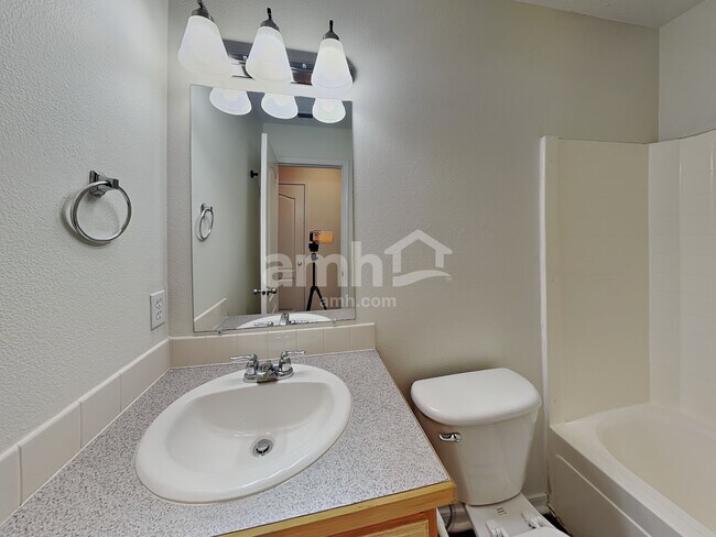 Building Photo - 9468 W Trestlewood Dr