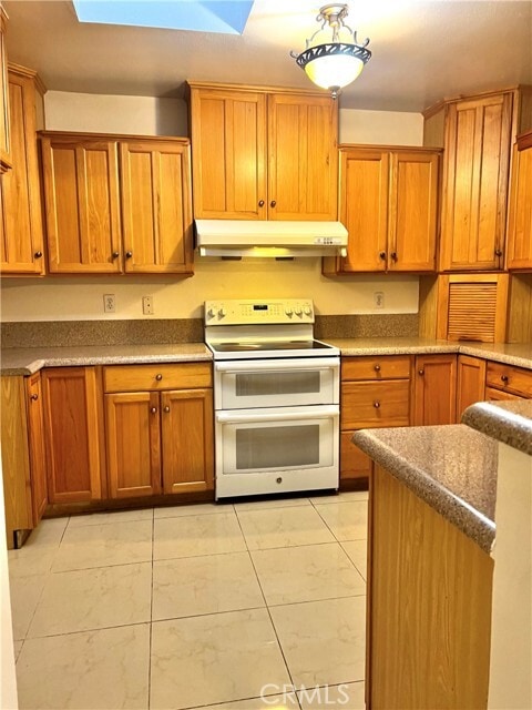 Building Photo - 540 Fairview Ave