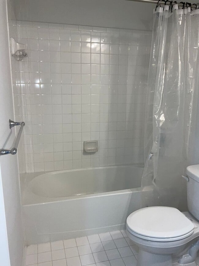 Building Photo - Beautiful 4BR 3.5BA 3 level townhome with 2 car attached garage located in the Cabin Branch Commu...