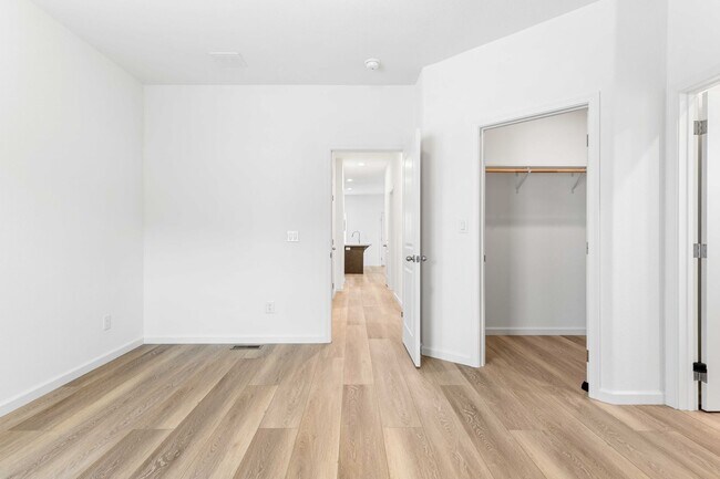 Building Photo - BRAND NEW HOME IN THE PLEASURE POINT AREA OF SANTA CRUZ. $3,750 Per Month