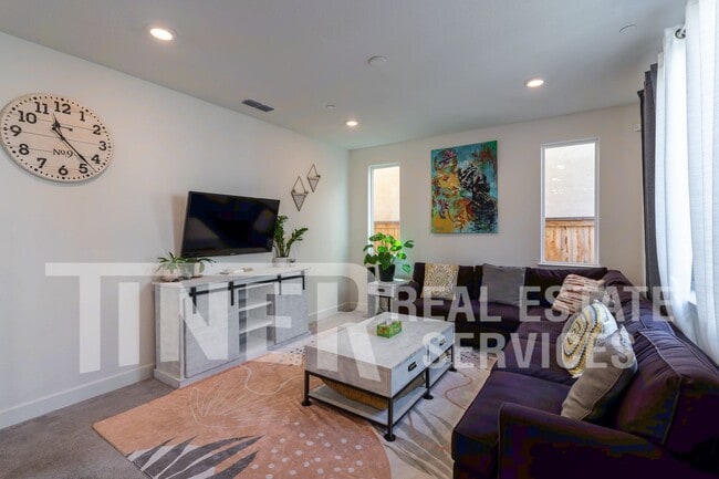Building Photo - 3555 Nuestra Ave