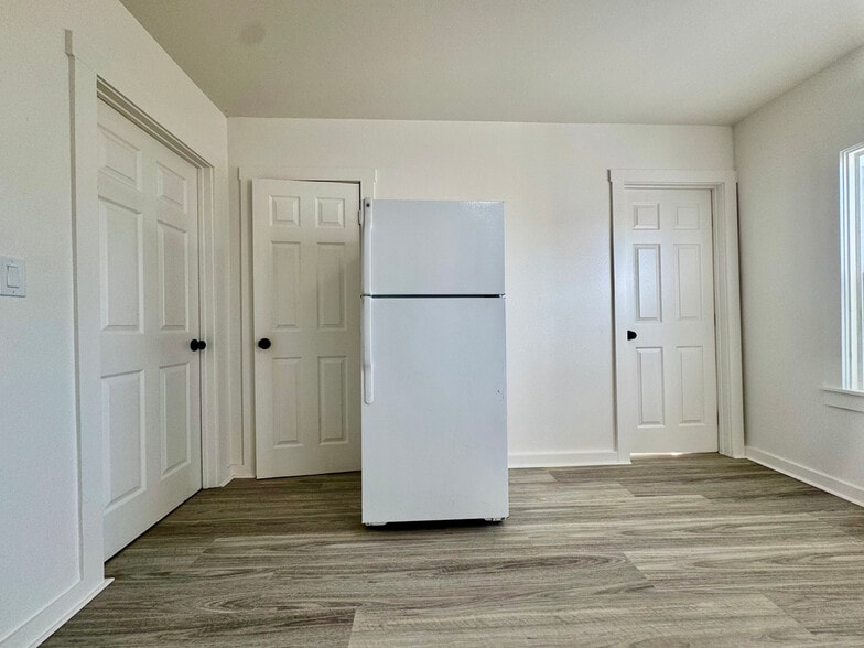 Building Photo - 695 30th St