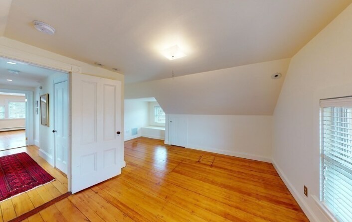 Building Photo - 52 Hillsdale Rd