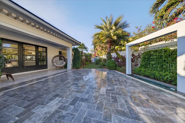 Building Photo - 3109 NE 42nd Ct