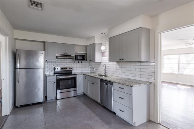 Building Photo - 611 Crestview Dr