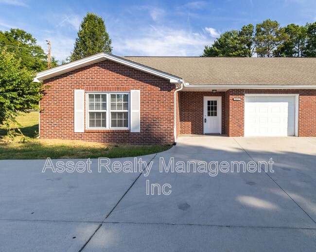 Building Photo - 4622 Ventura Dr