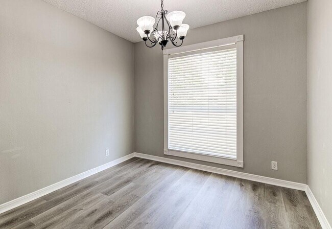 Building Photo - 16900 Simsbrook Dr