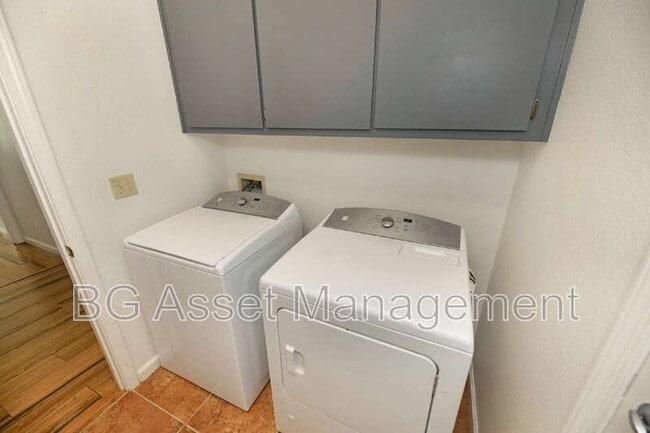 Building Photo - 295 Avalon Cir