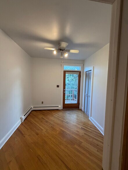 Building Photo - 389 Woodlawn Ave