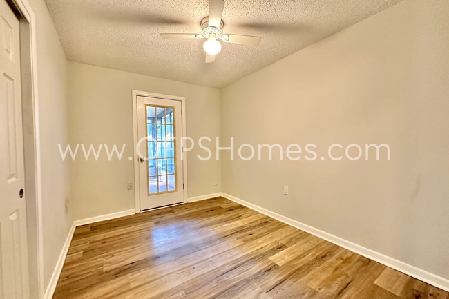 Building Photo - Fort Walton Beach 4bed/2bath AVAILABLE!