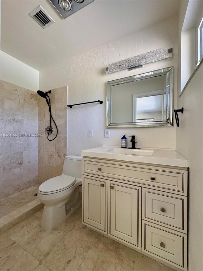 Building Photo - 1093 SW 14th St