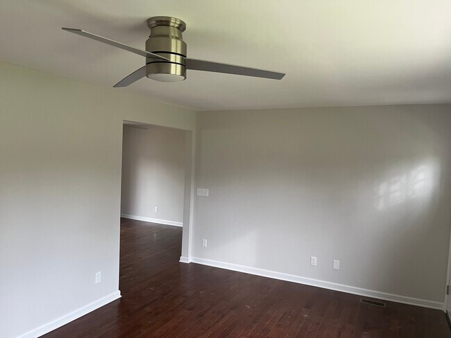 Building Photo - 3010 Buenaview Blvd