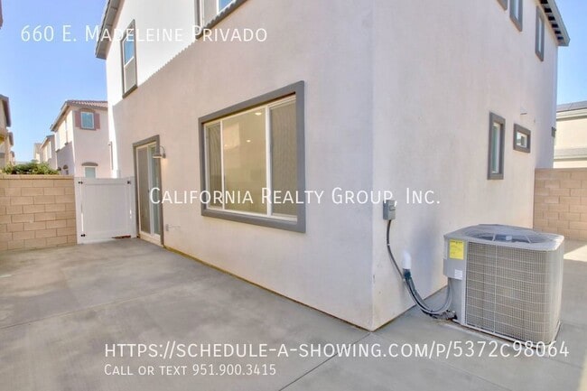 Building Photo - 660 E Madeleine Privado