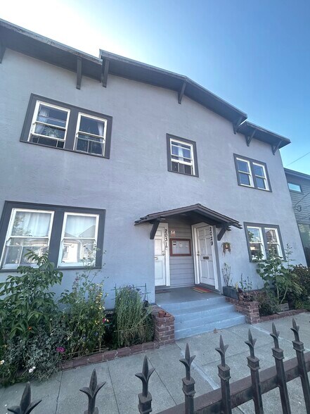 Building Photo - 2031 Linden St