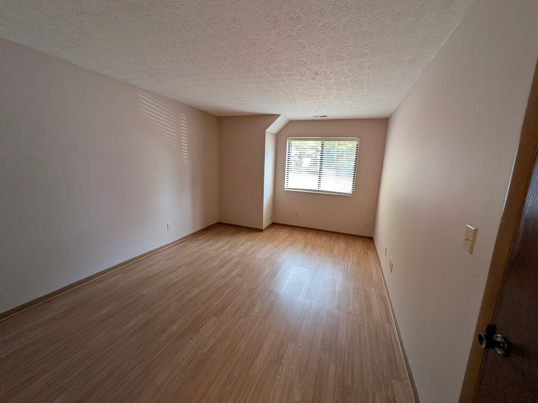 Building Photo - 2163 Hedgerow Rd