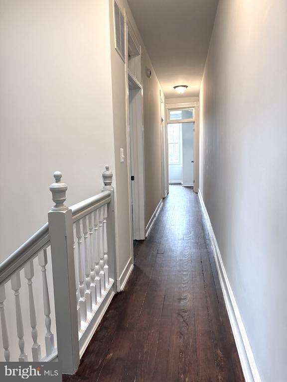 Building Photo - 406 W 28th St