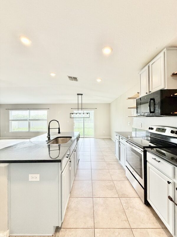 Building Photo - 17134 White Mangrove Dr