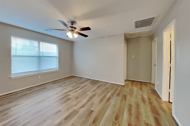 Building Photo - 22076 Knights Cove Dr