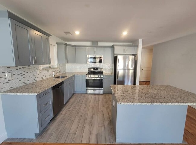 Building Photo - 129 Brookdale Ave