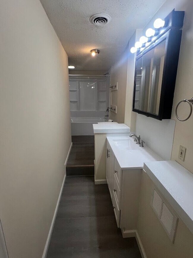 Building Photo - Wernersville 2 bedroom condo