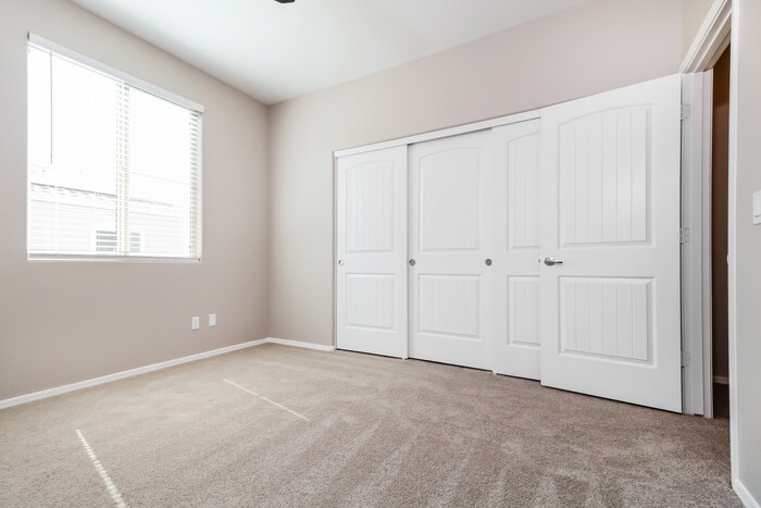 Building Photo - 17736 W Mandalay Ln