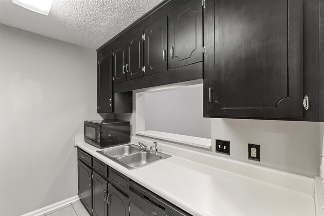 Building Photo - 115 Candlebrook Dr