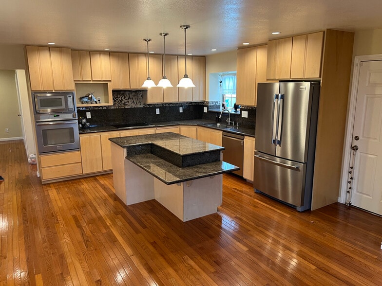 Building Photo - 451 Dale Rd