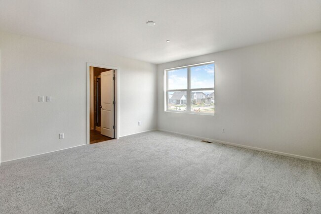 Building Photo - 4954 Denys Dr.